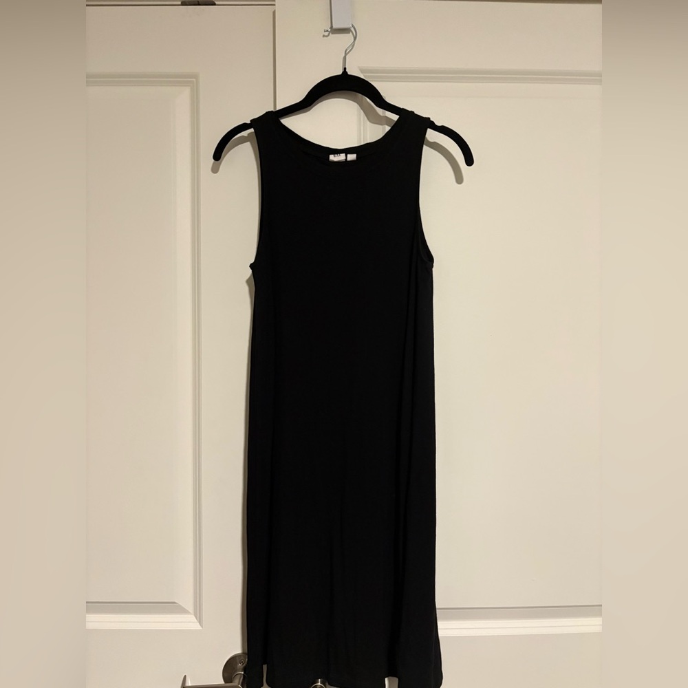 LAST CHANCE GAP Elegant Black Sleeveless Maxi Dress